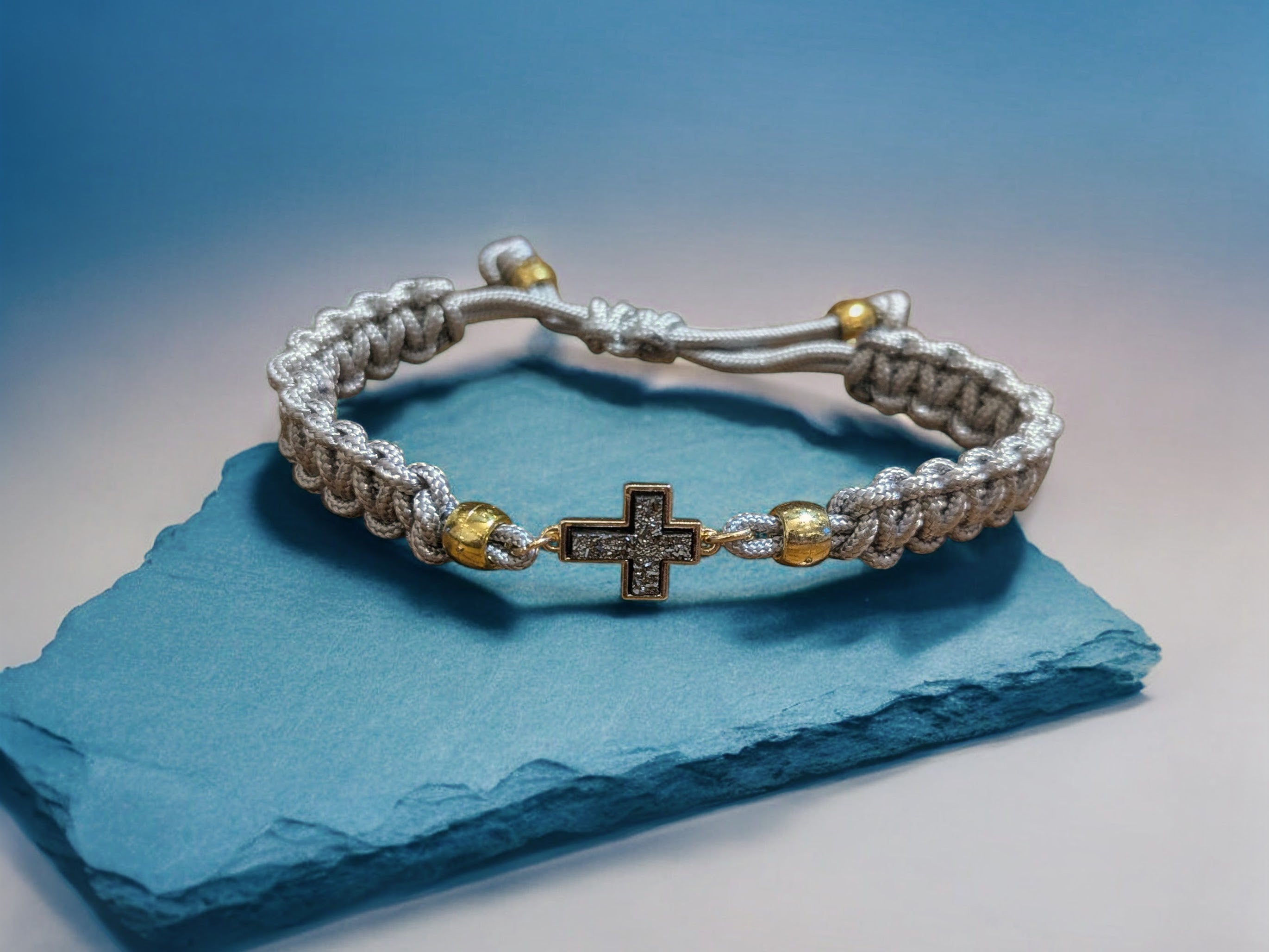 Paracord Bracelet w/ Rhinestone Cross Pendant