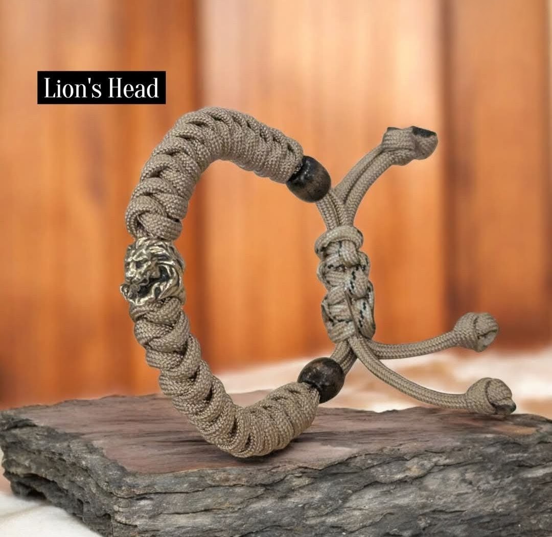 Paracord Bracelet w/ Lion's Head pendant