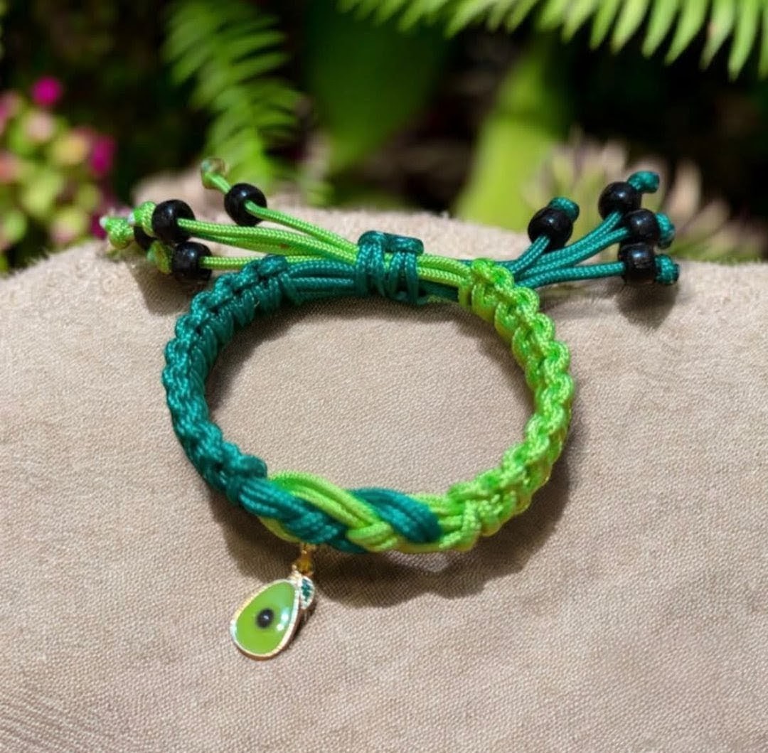 Avocado Paracord Bracelet w/ Pendant
