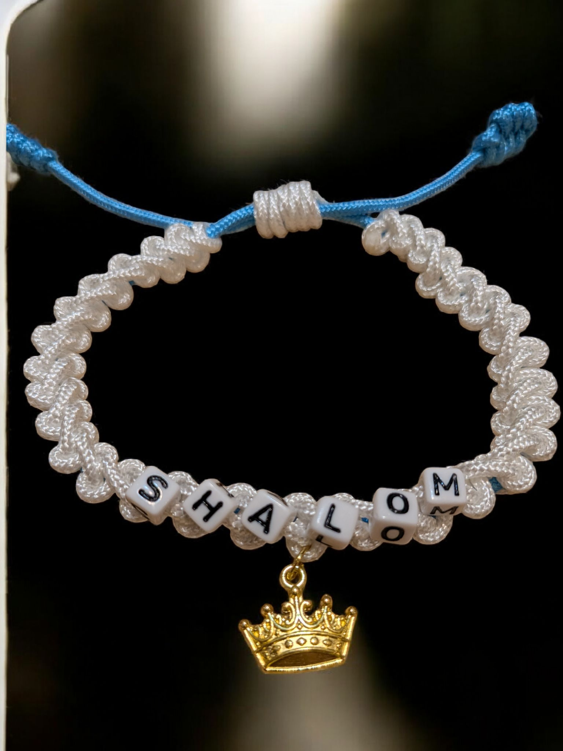 Crown of Zion with the Words Shalom.